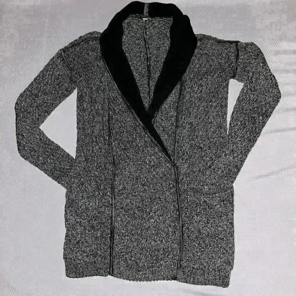 Lululemon Athletica Gray Sweater with Black Collar